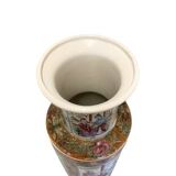 Old large Chinese canton vase, 1900s. in porcelain, famille rose style 47 x 16 cm