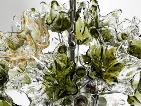 Suspension italienne unique XXL des années 1960 avec des fleurs en verre de Murano par VeArt