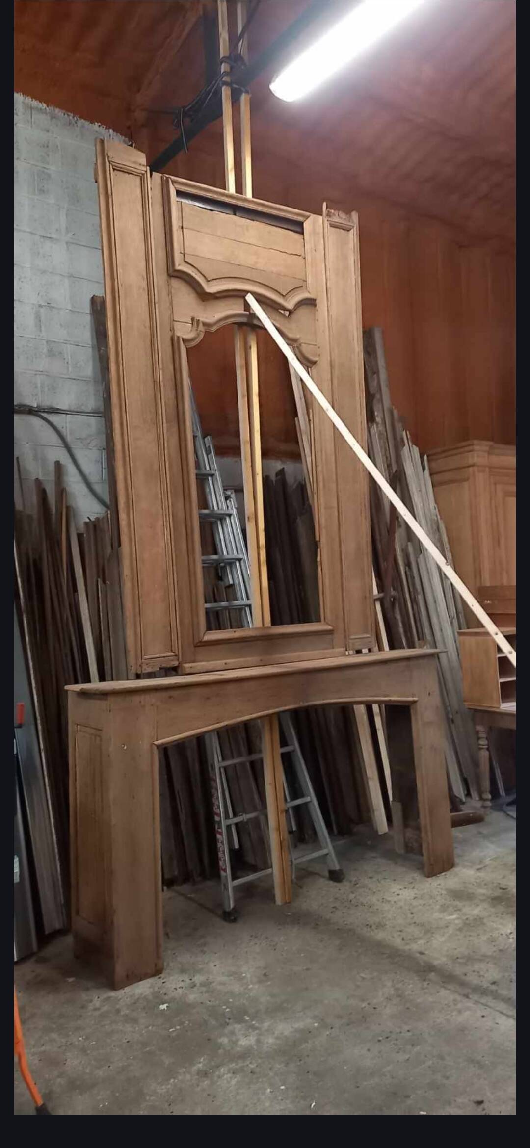 Cheminée et trumeau de château XVIIIe en chêne