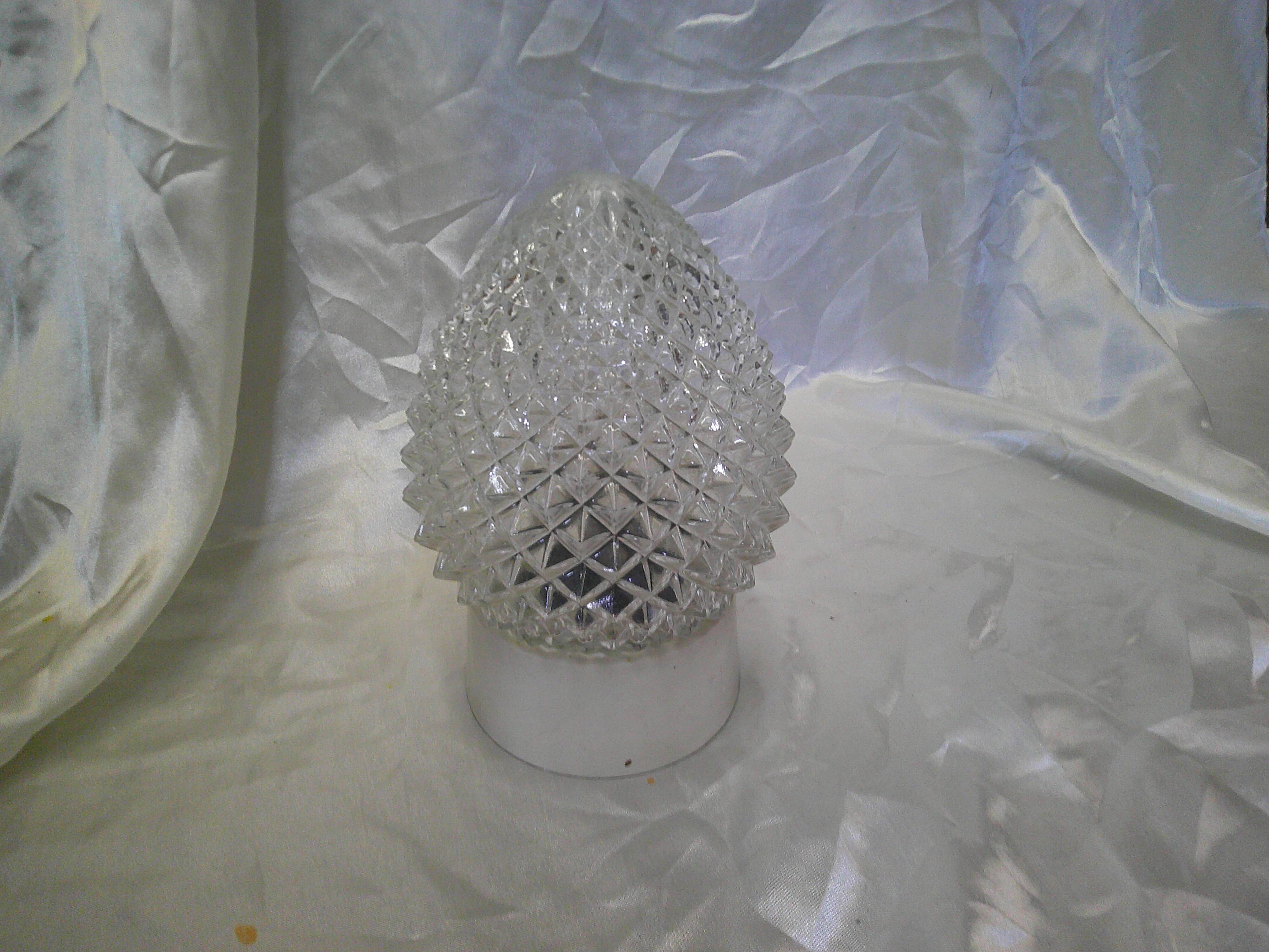 Diamond-tipped glass wall light