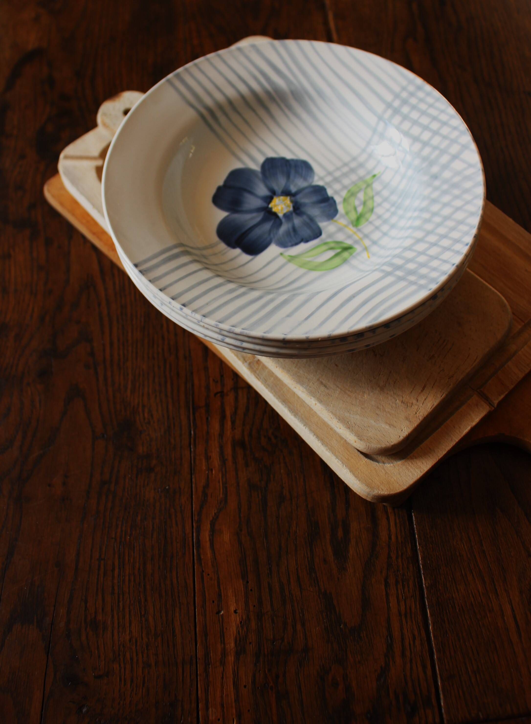 Lot 4 soup plates Blue Flower Hand Painted Collection Valentin Digoin Sarreguemines Coat of Arms