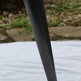 Industrial-style oval table D.Pro