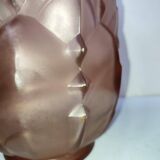 Beautiful art deco frosted glass vase dating from the 1920s-1940s in salmon color in good condition