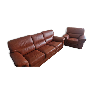 Salon en cuir buffle marron comprenant canapé 3 places et 1 fauteuil