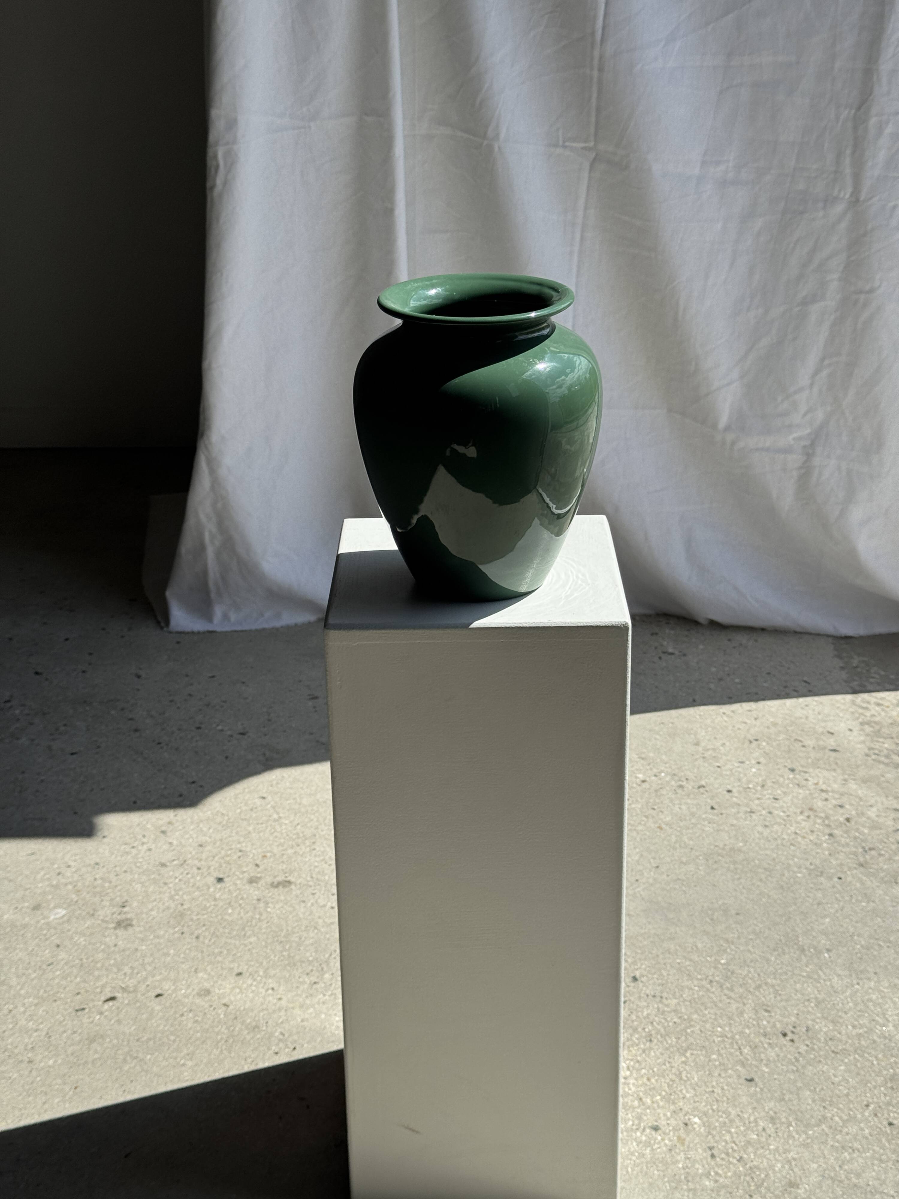 Large deep water green ceramic vase H26 D22
