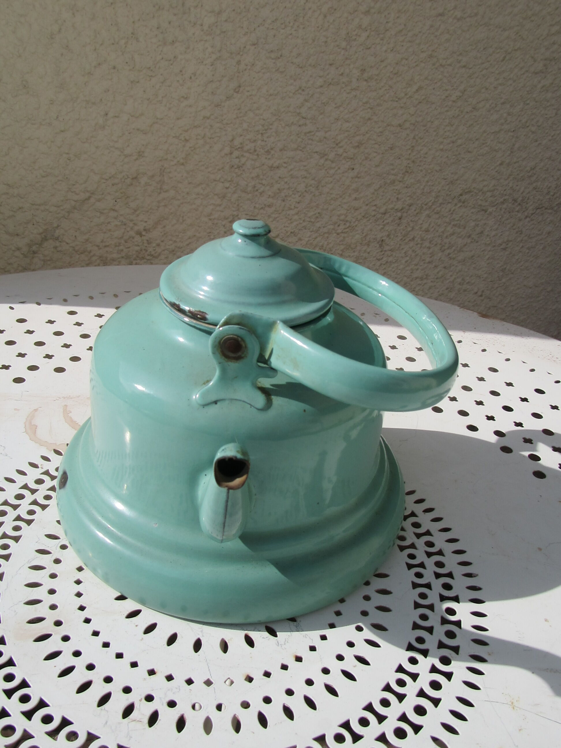 Light green kettle