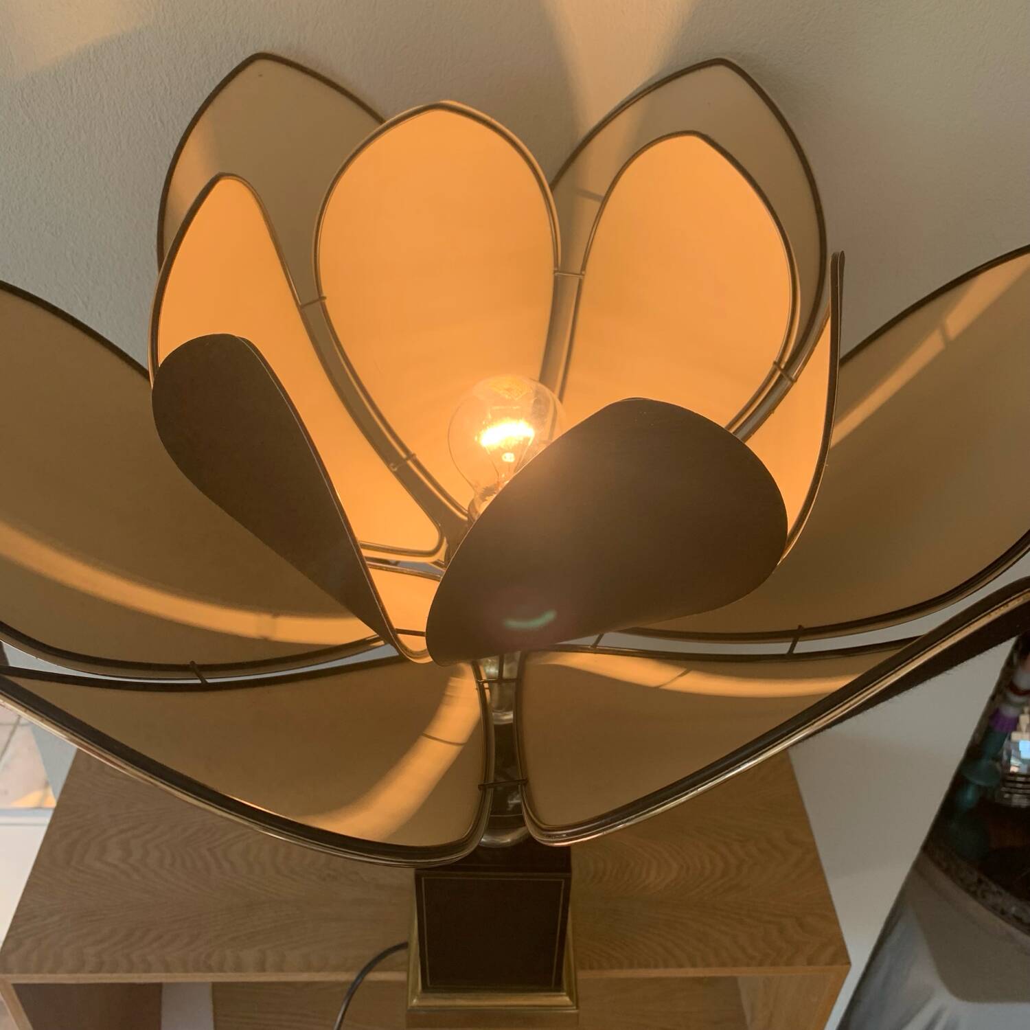 ▪️The Dolphin Lamp Jennings Lotus Lampshade Hollywood Rengency