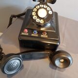 old phone in black Bakelite 1940s