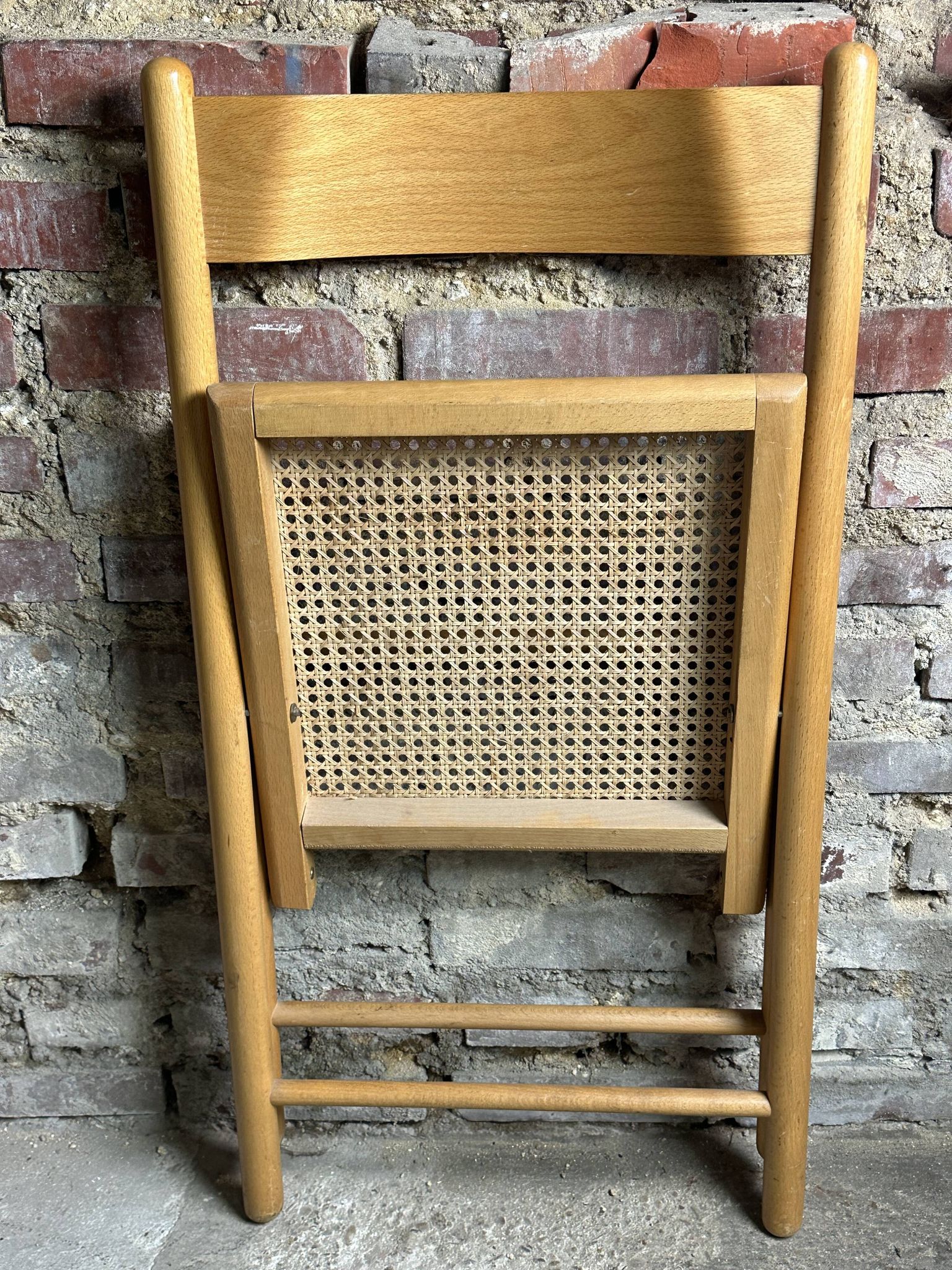 Foldable Italian chairs (set of 4) in beech and rattan 1980