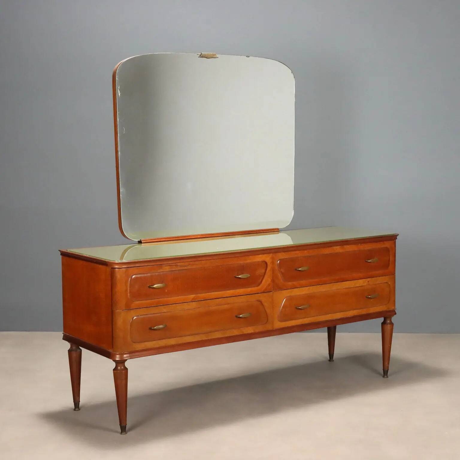 Vintage mahogany veneer chest of drawers design 1950s-1960s