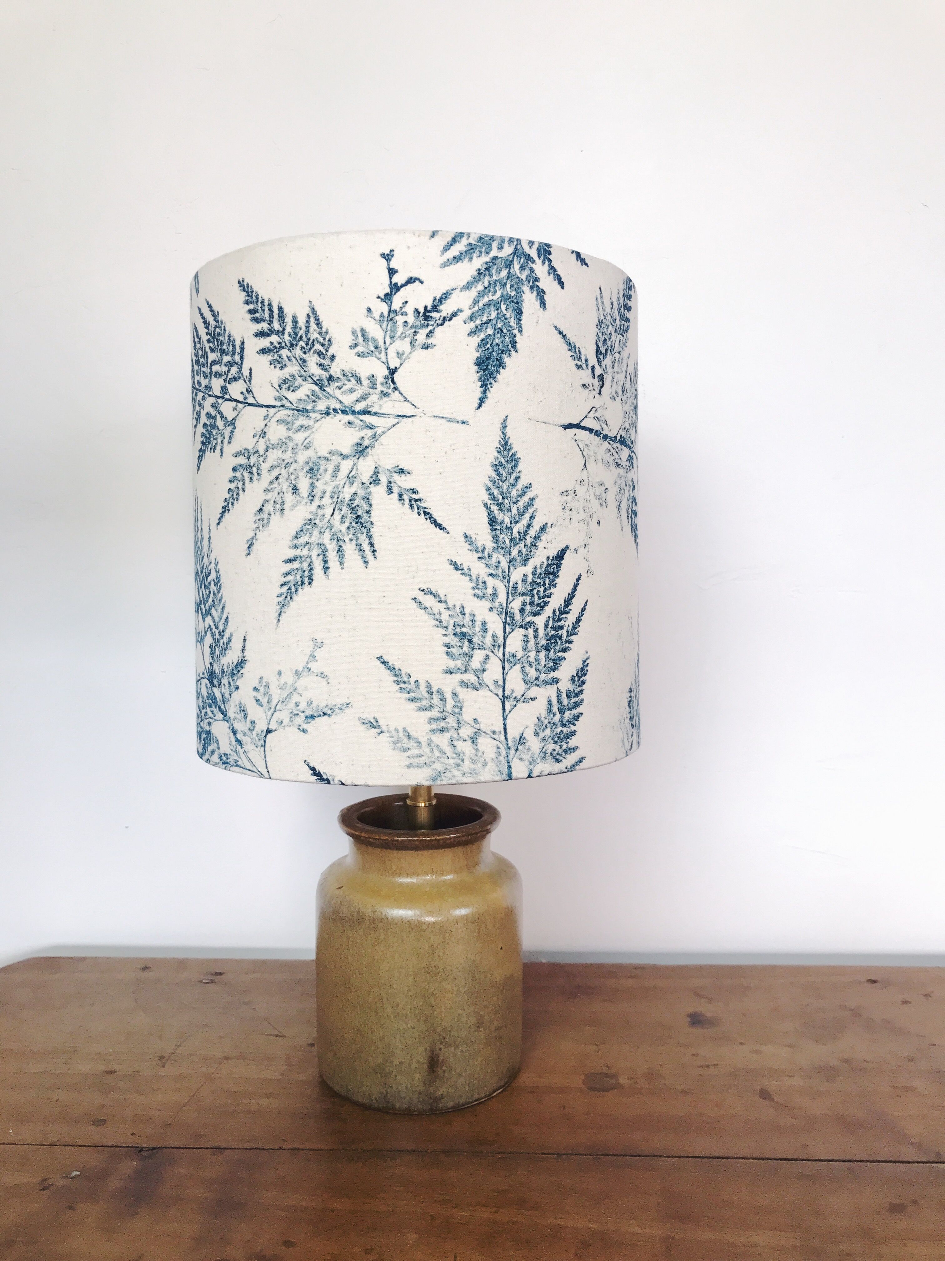 Table lamp - Mustard pot foot - sandstone