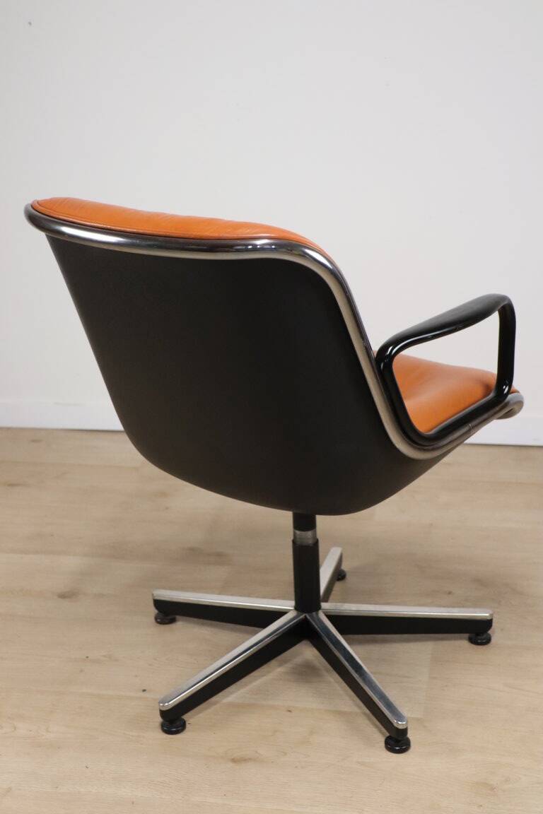 Charles Pollock leather office chair, Knoll edition, 1970