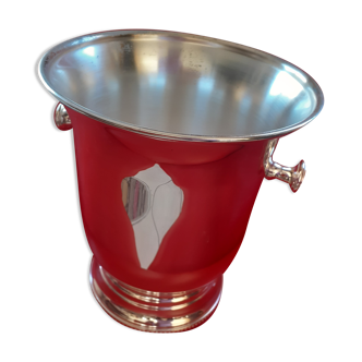 Champagne bucket in silver metal.