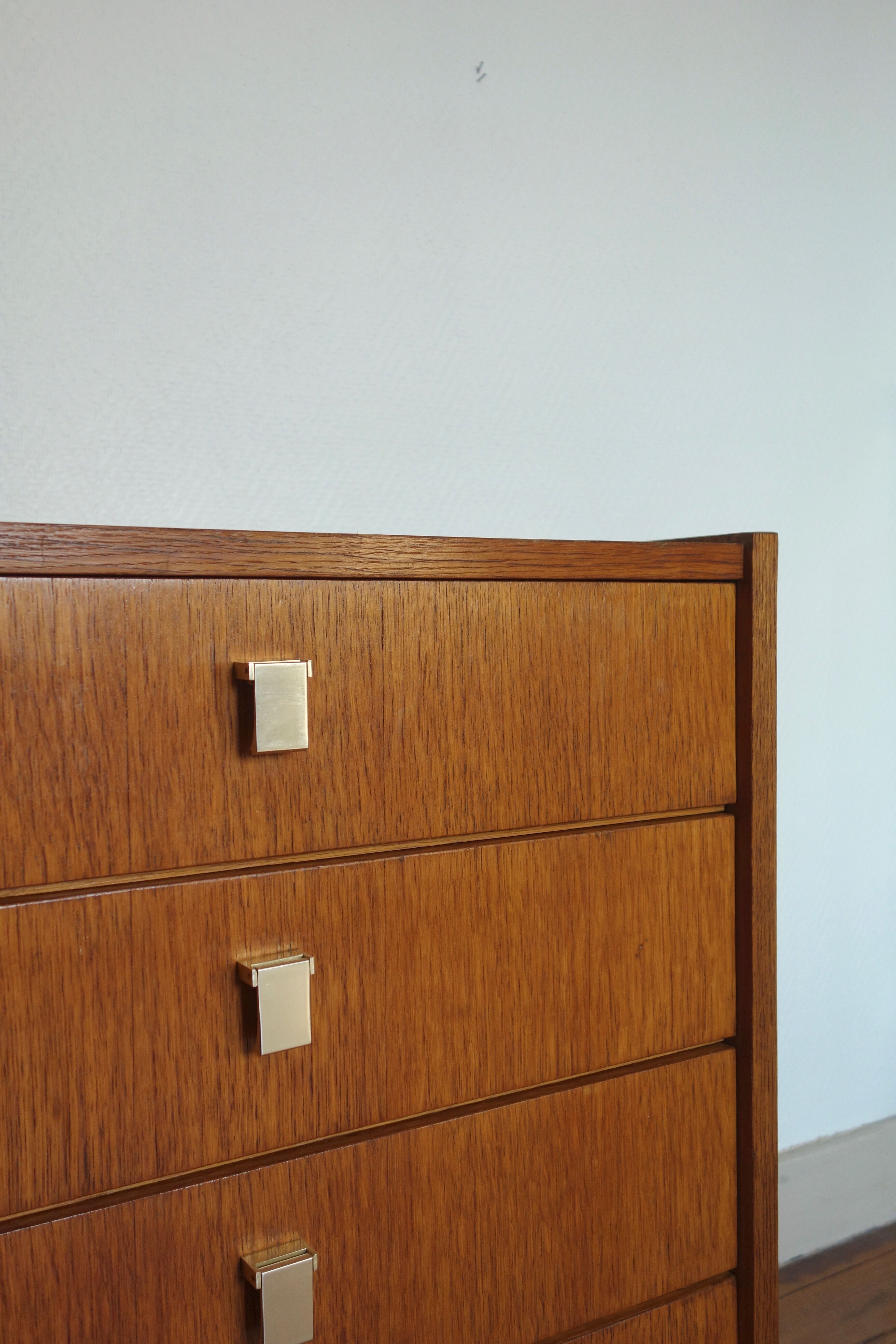 The 1950s oak chest of drawers