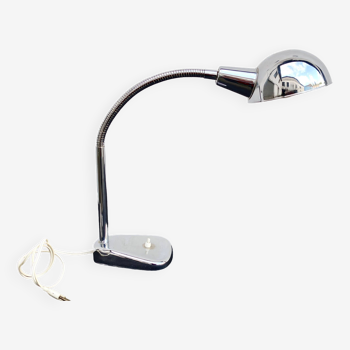 Grande lampe chromée Art Déco sur flexible et orientable.