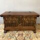 Coffre de rangement ancien