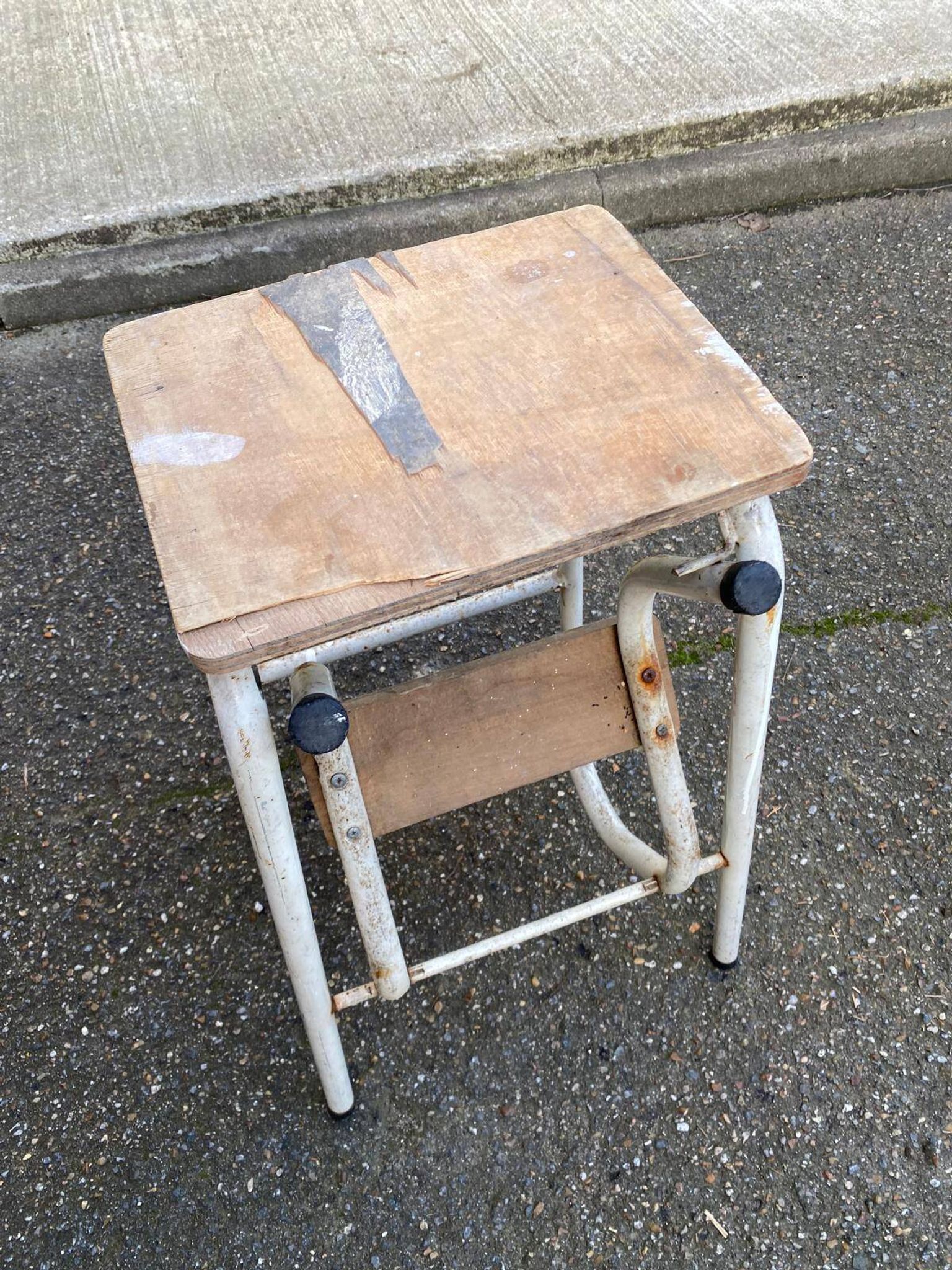 Folding wooden stool step ladder