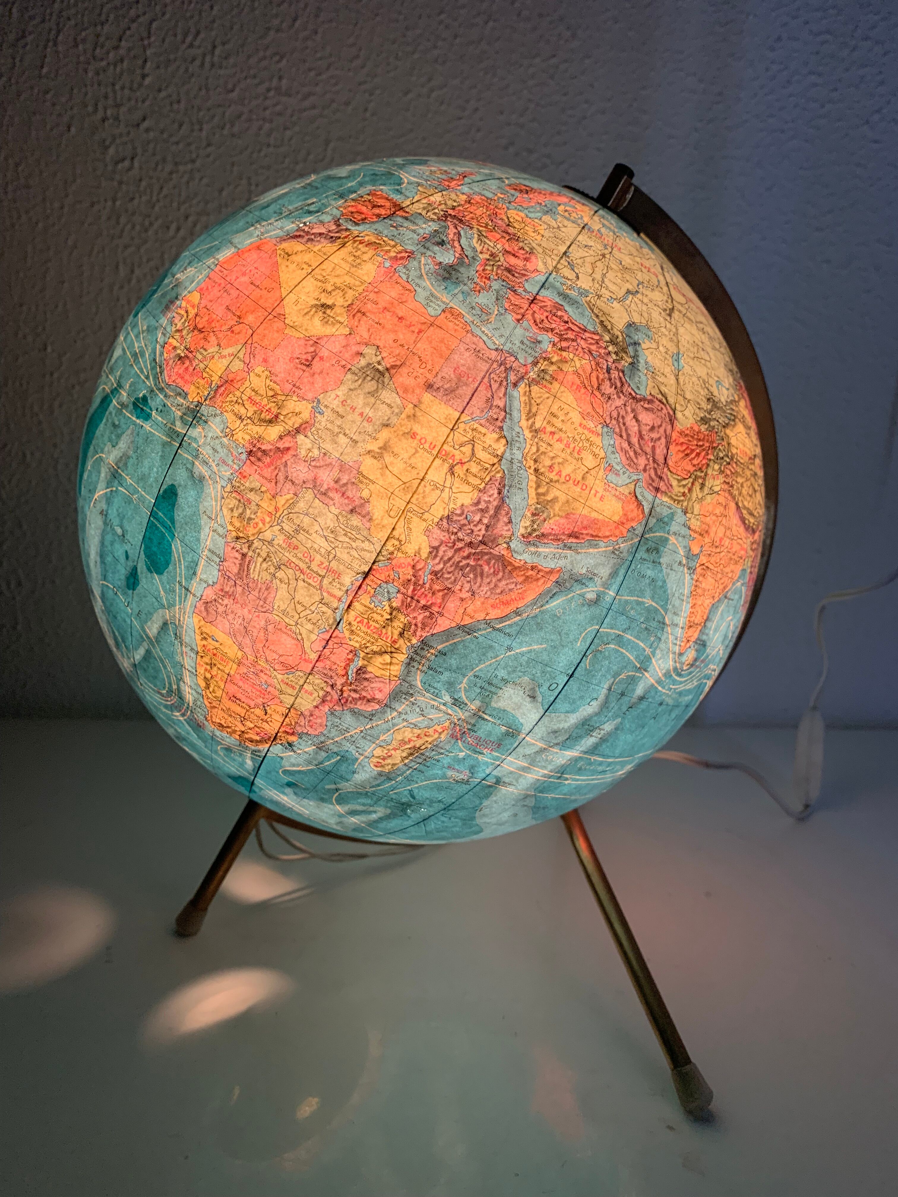 Globe vintage 1975 terrestre verre tripode doré Taride