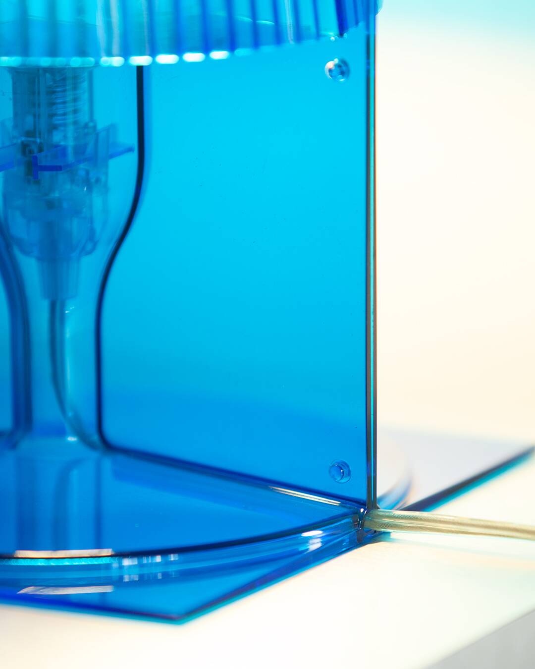 Kartell Take blue lamp