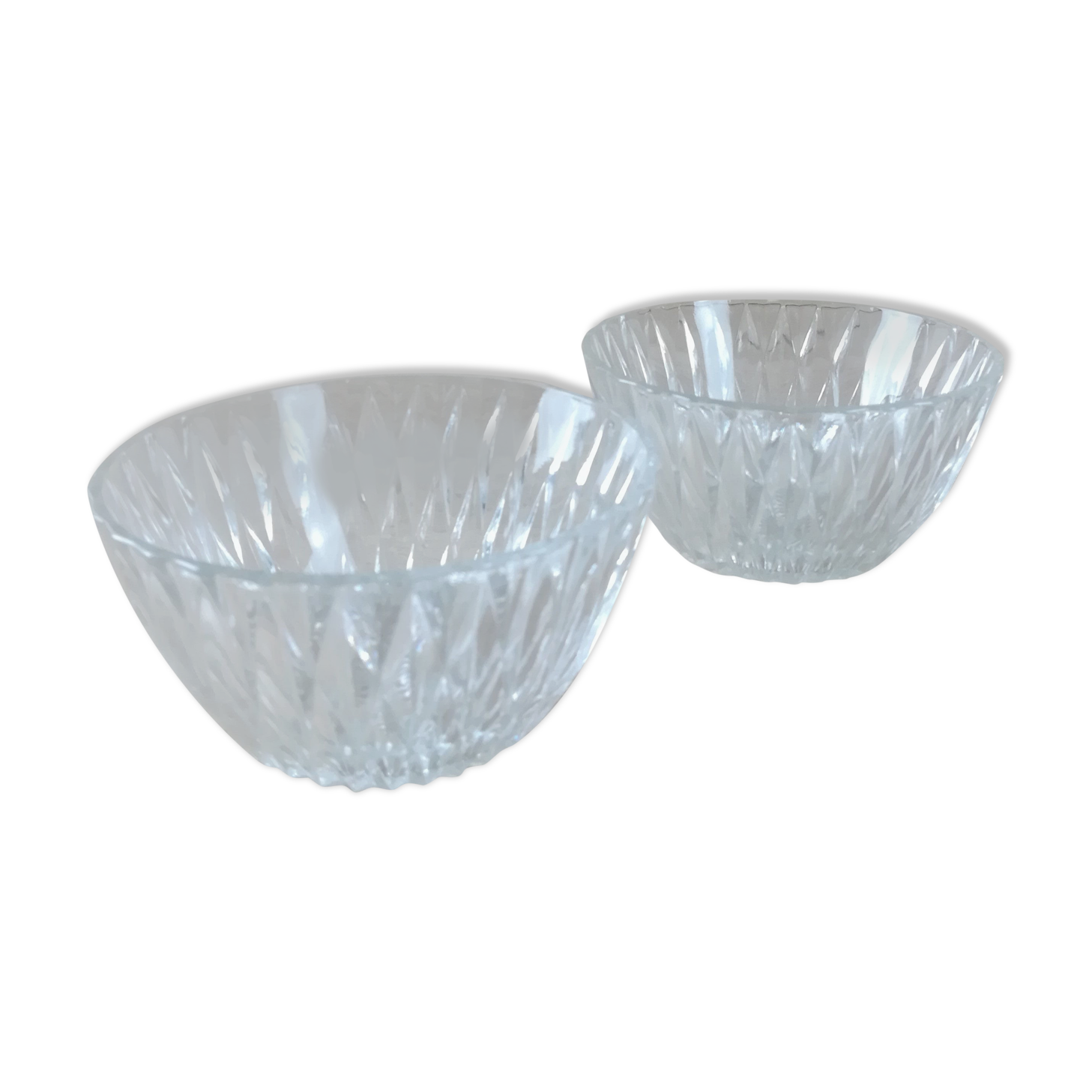 2 faceted glass cups