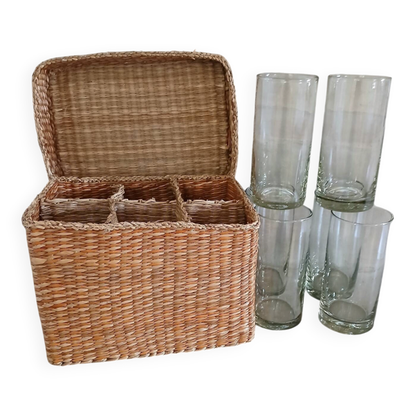 6 verres à eau + panier