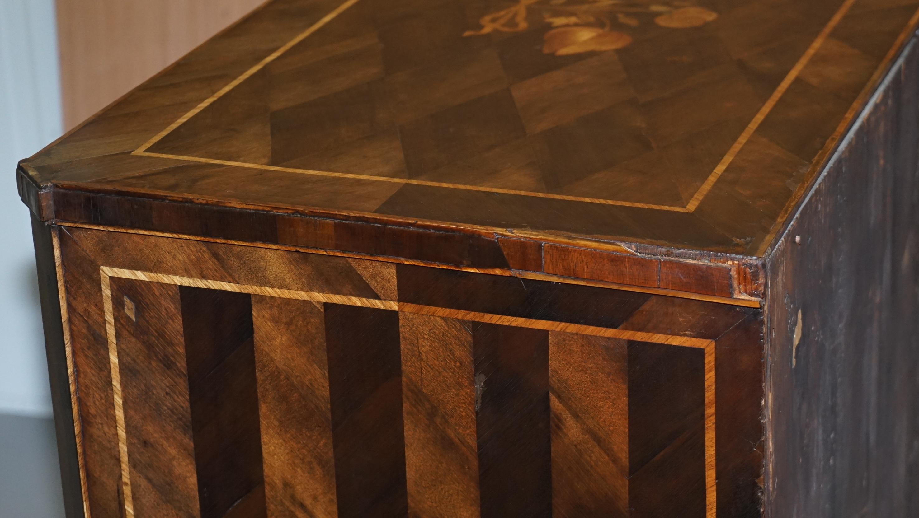 Rare commode with continental marquetry parquetry circa 1780