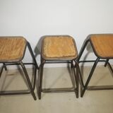 3 tabourets industriels
