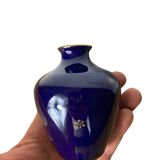 Vase balustre en porcelaine de Sèvres - Bleu cobalt- semis fleurs or daté <1950