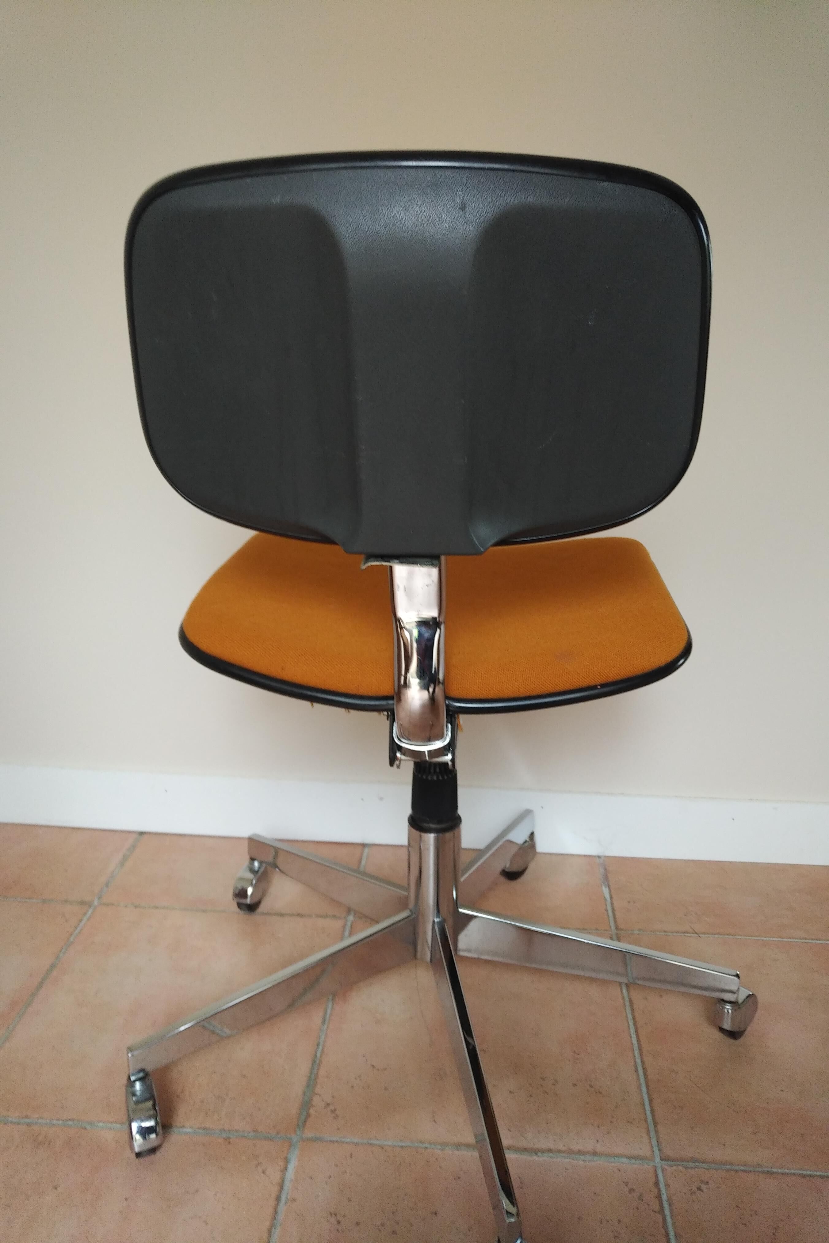 Strafor model desk 8125