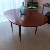 Table ronde style scandinave