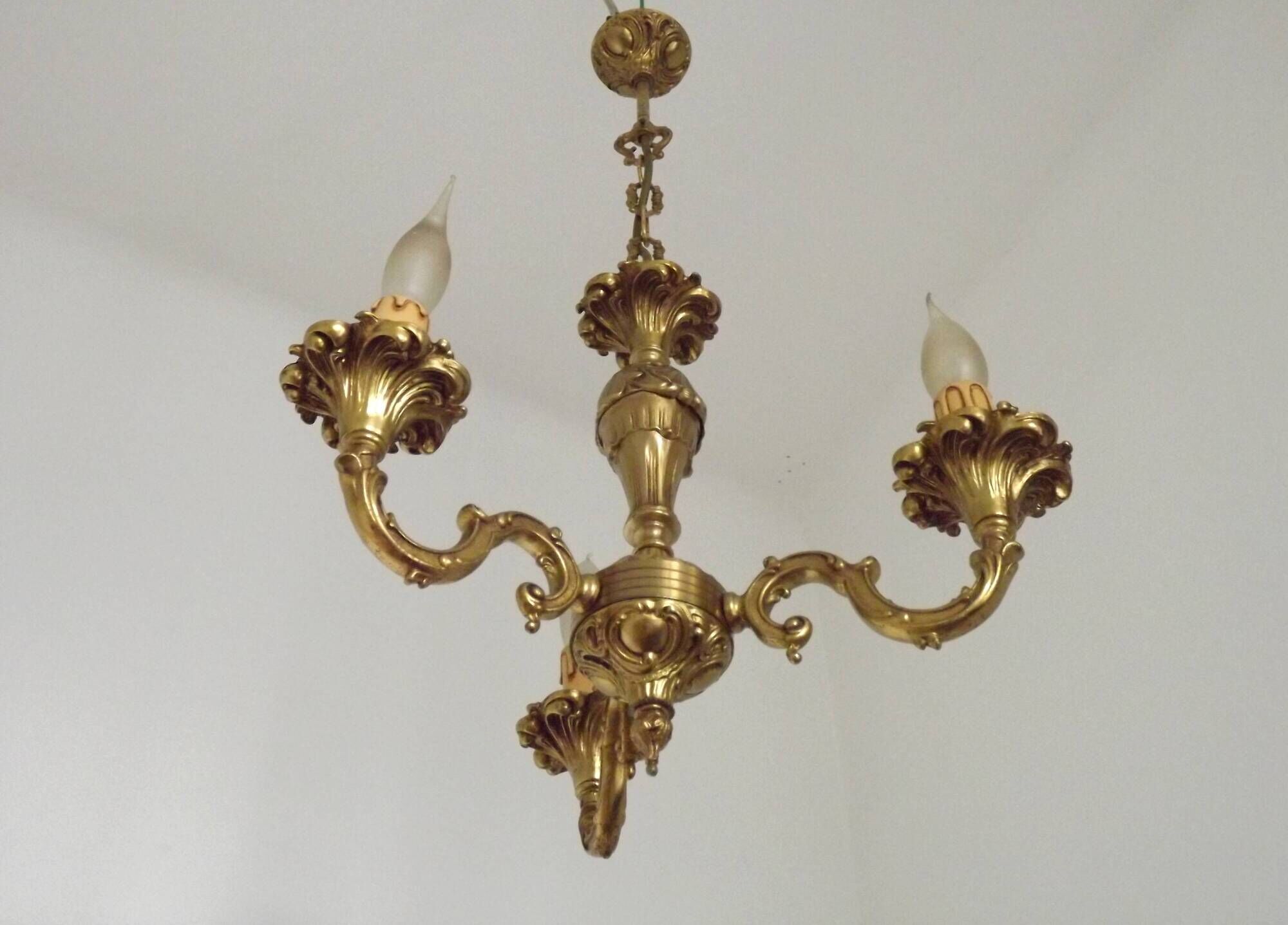 Quality Stamped Bronze French Mid-Century 3-Light Traditional Chandelier