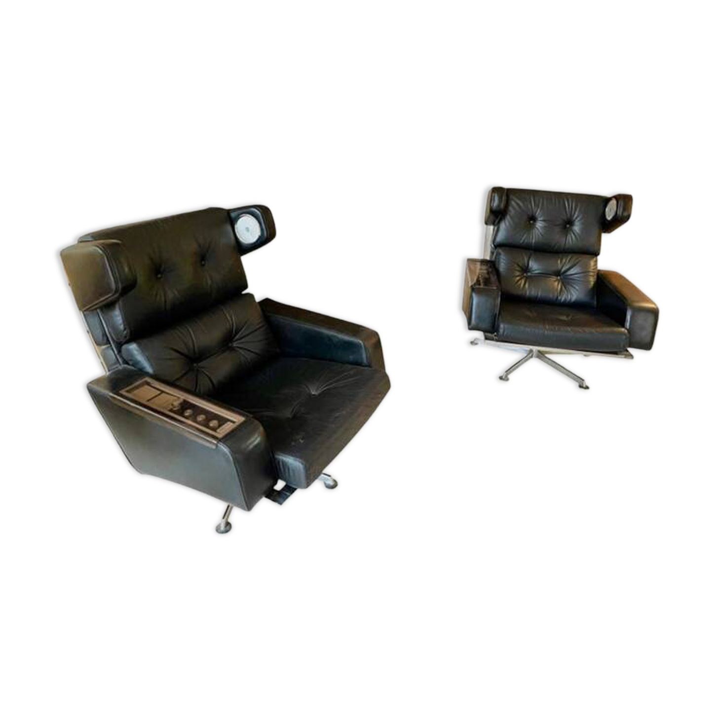 Pair of leather armchairs James Bond by Robin Day Prototype audio system, 1960