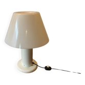 Guzzini lamp, white lacquered metal, height 55cm, 1970 vintage.