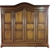 Armoire en bois massif