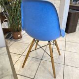 DSW chair turquoise fibre with oak dowel, light oak, Eames, Herman Miller.