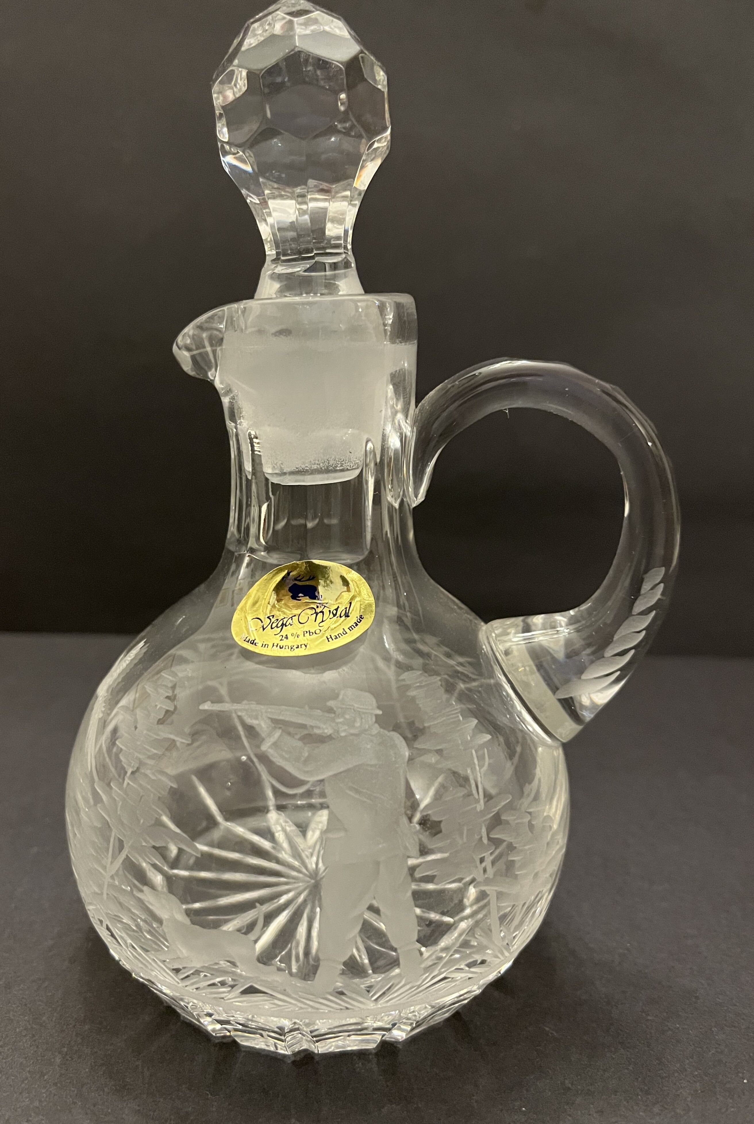 Small carafe in cut crystal