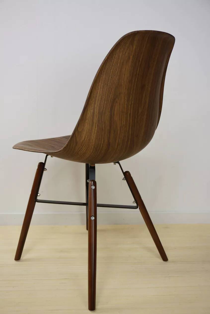 4 chaises en ABS, bois et métal