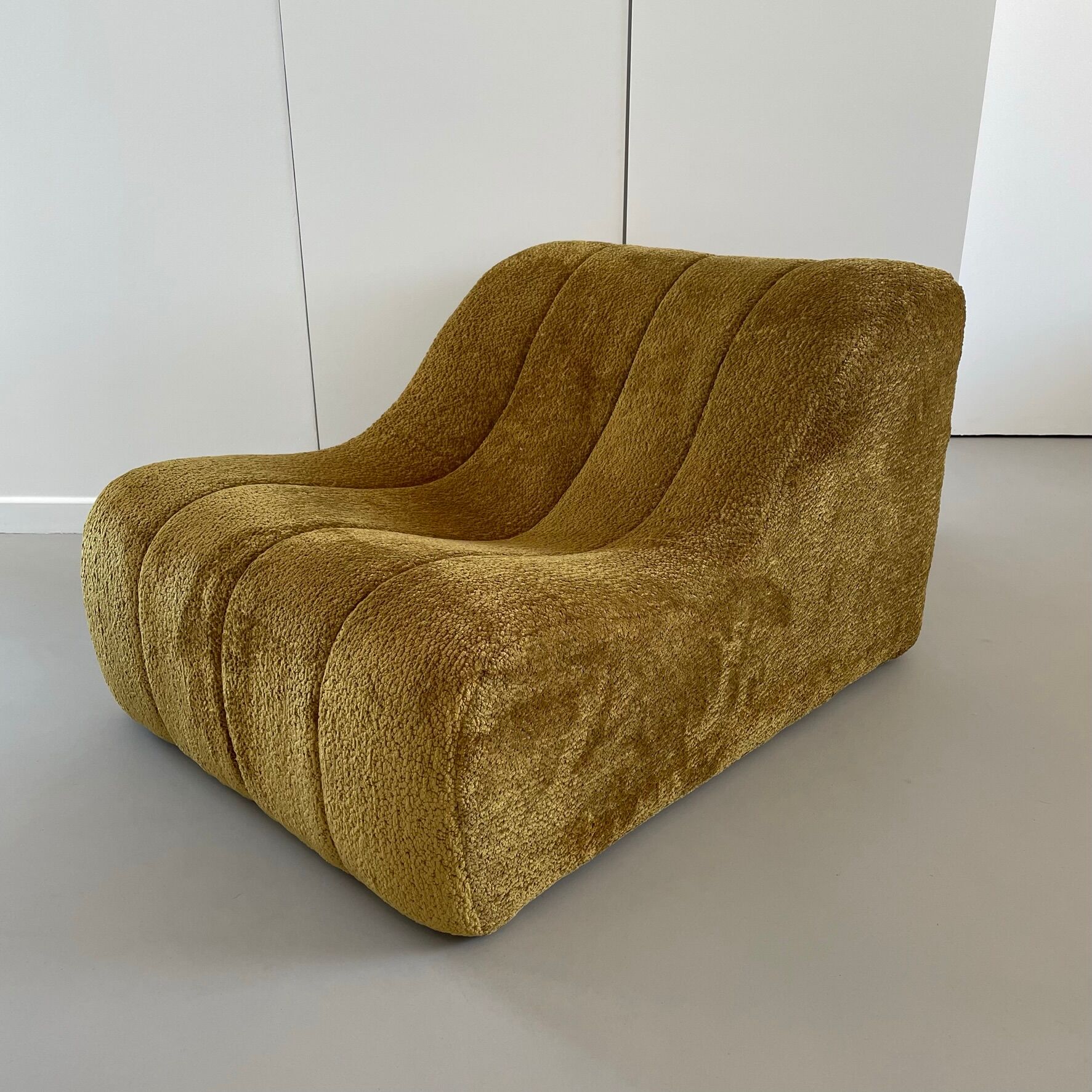 Chair, droit model from the "chromatic" series, Kwok Hoi Chan, Steiner 1970