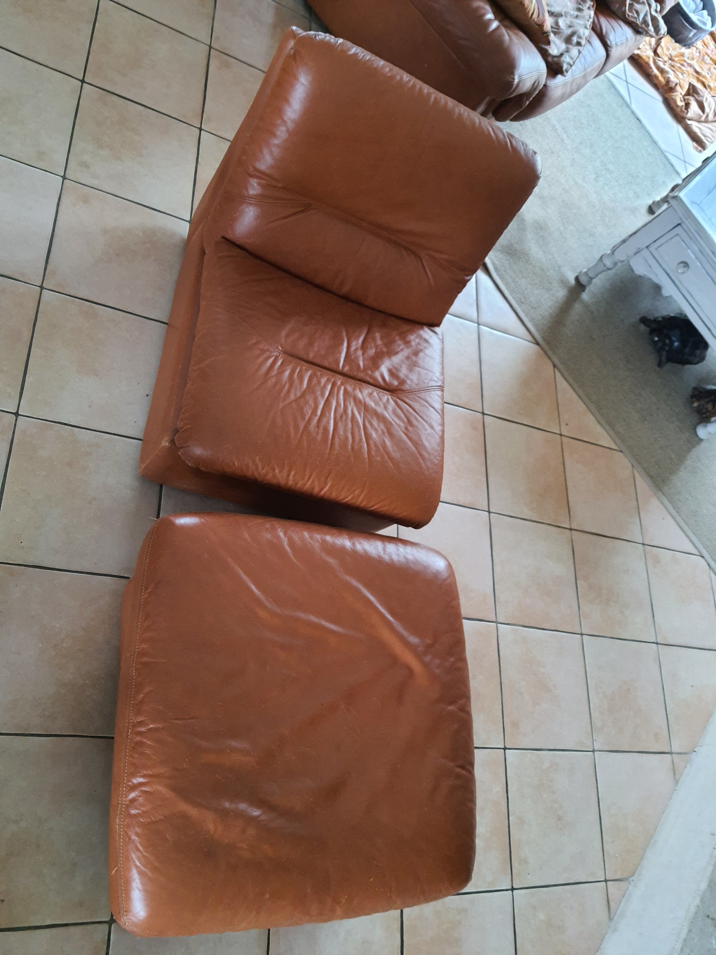 Heater and its vintage footrest rock bobois