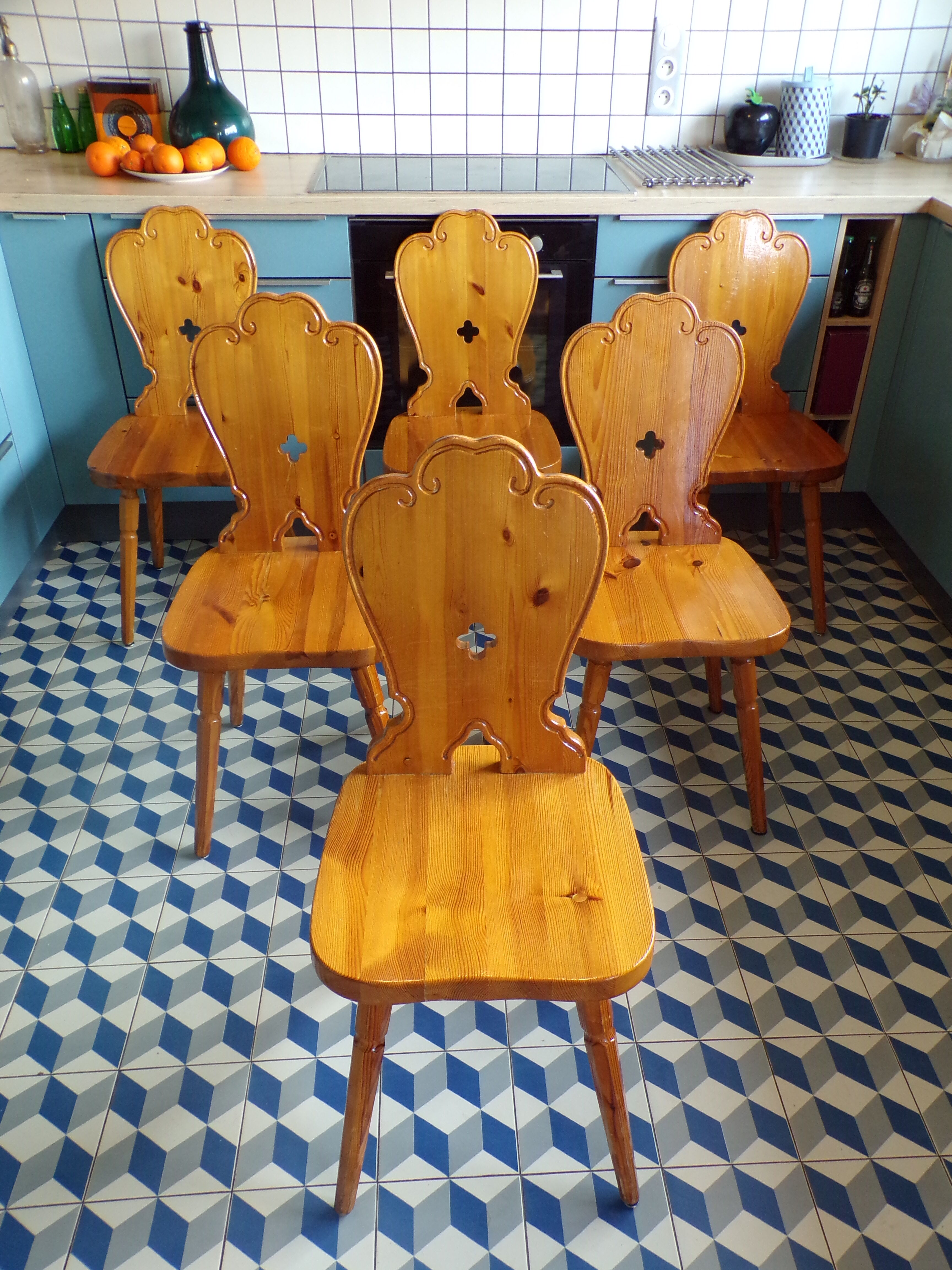 Suite 6 mountain chairs in pine