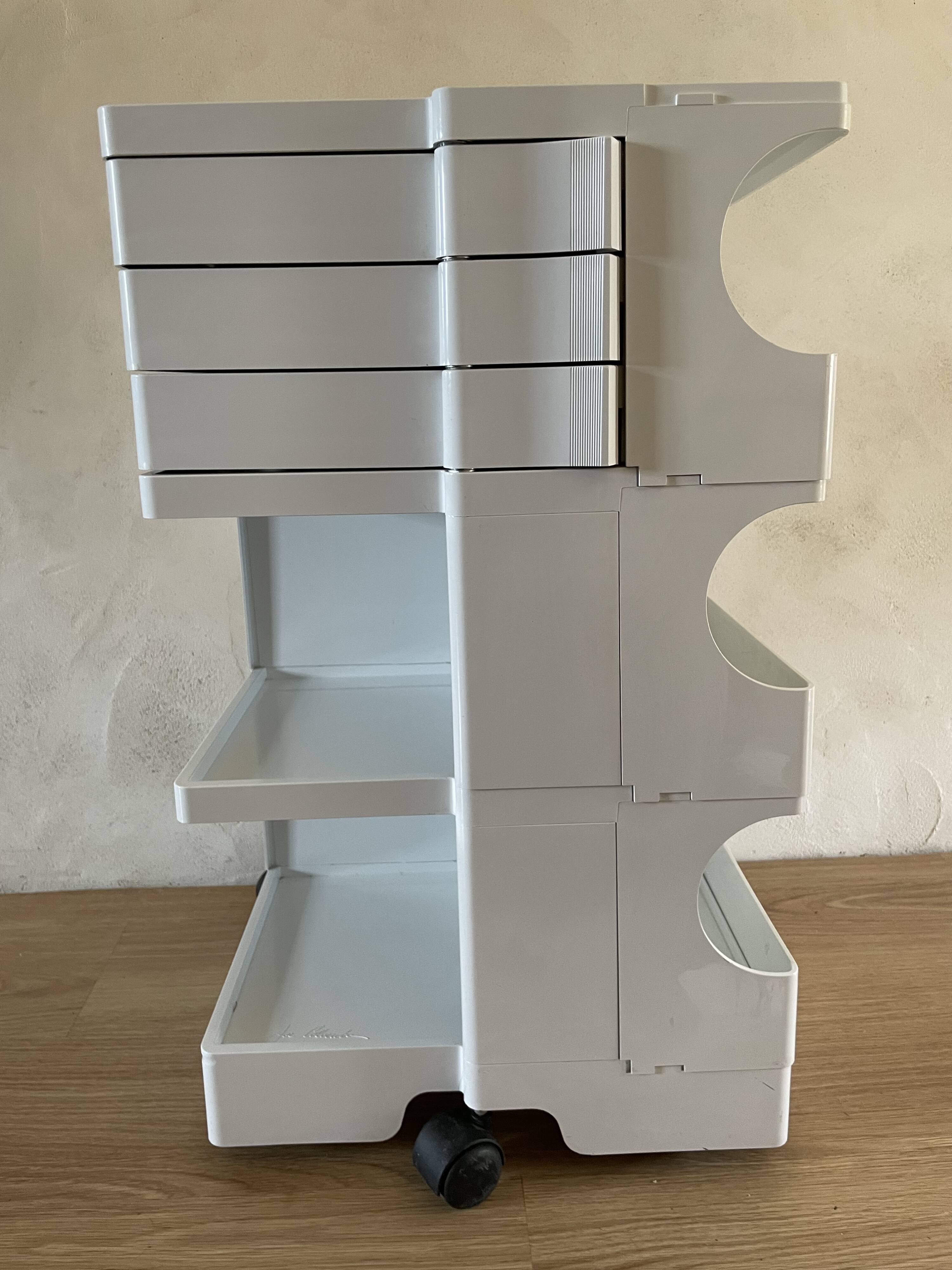 BOBY DESSERT BY JOE COLOMBO