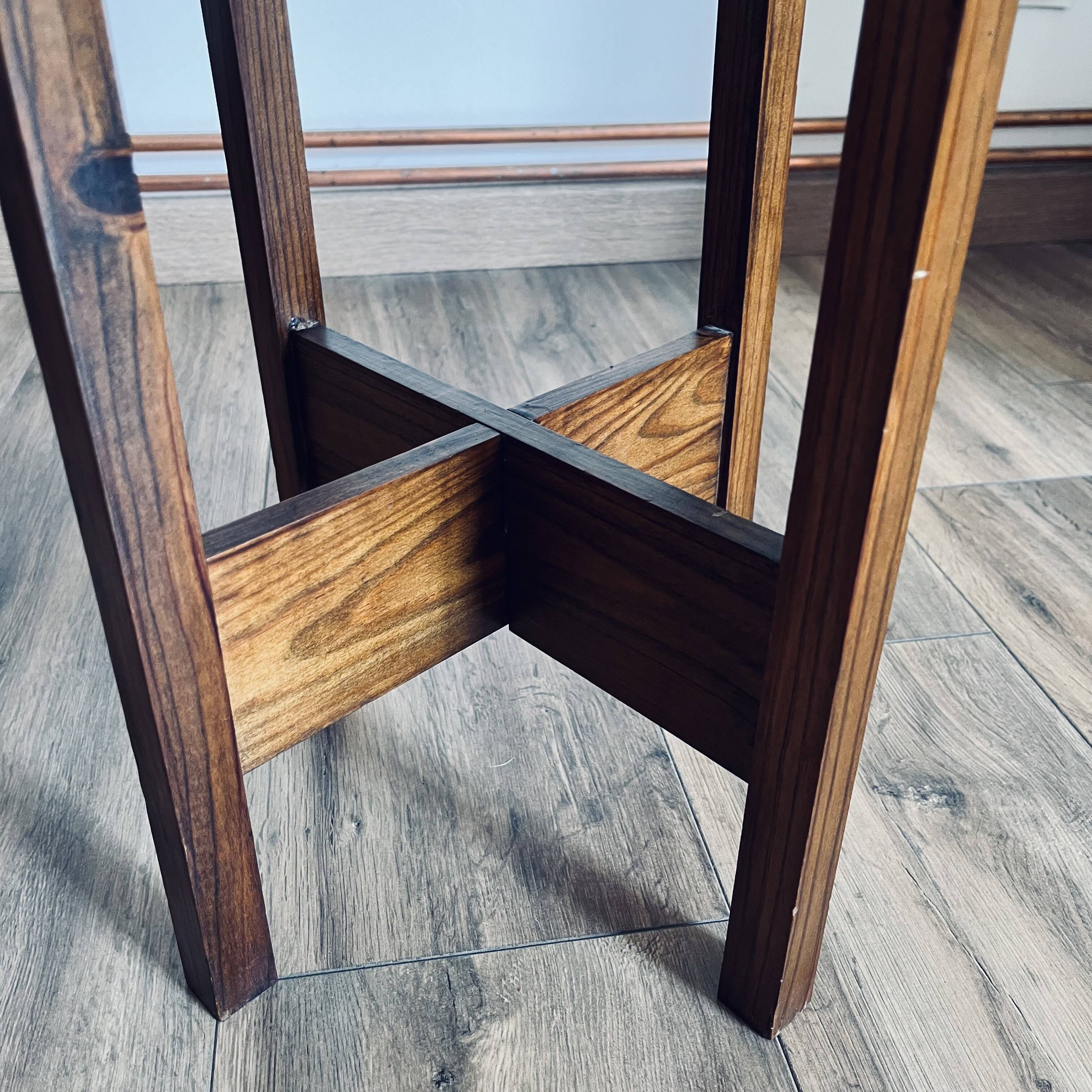 Wooden pedestal table