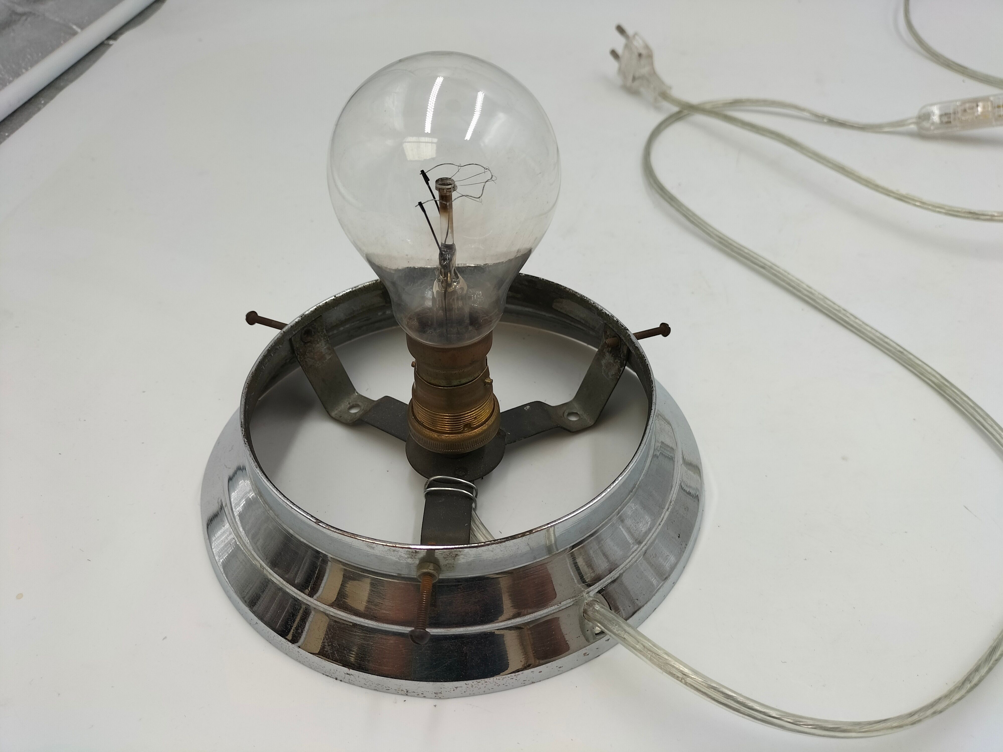 Art deco building lamp