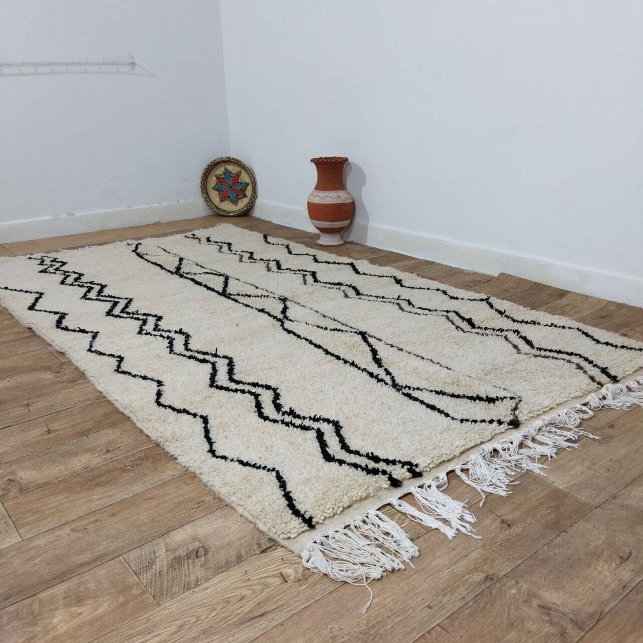 Handmade Moroccan Berber Rug 277 X 157 CM