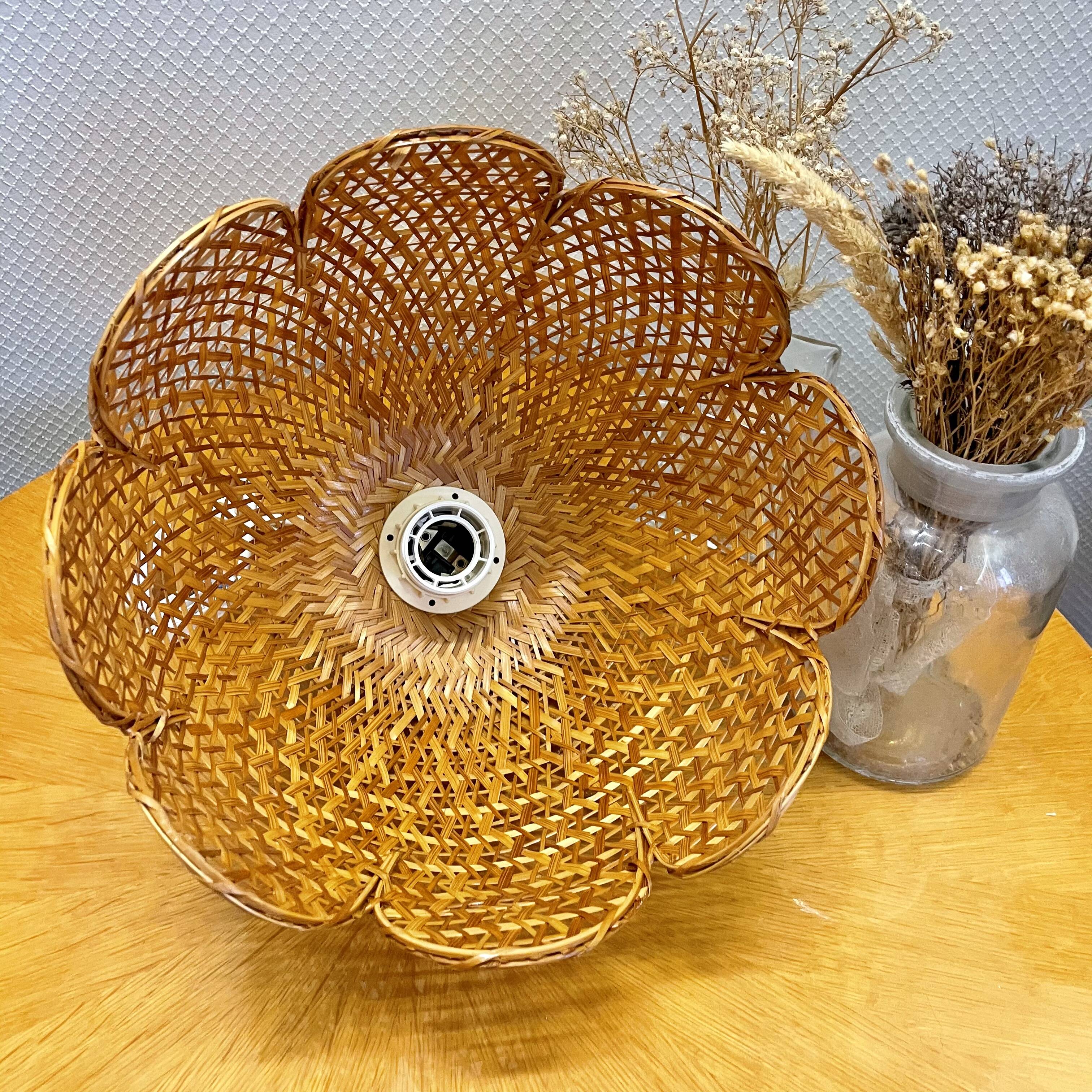 Vintage braided rattan flower suspension