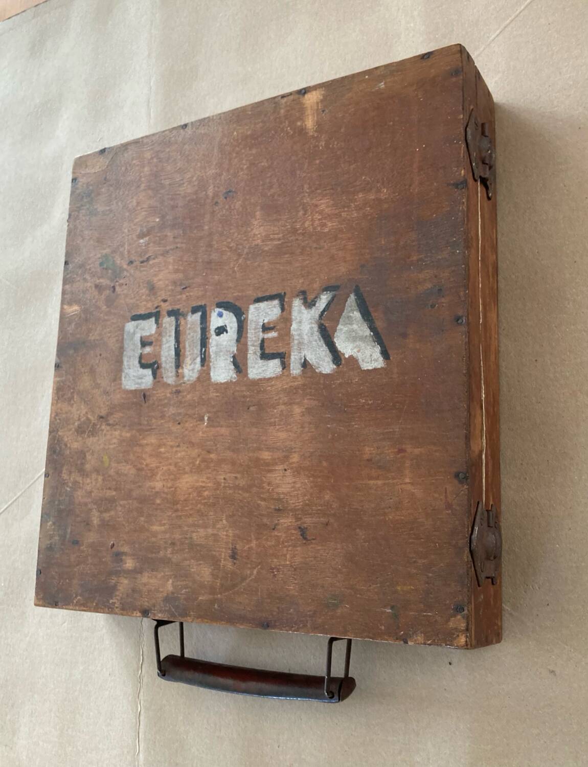 EURÊKA handcrafted games case from the early 20th century