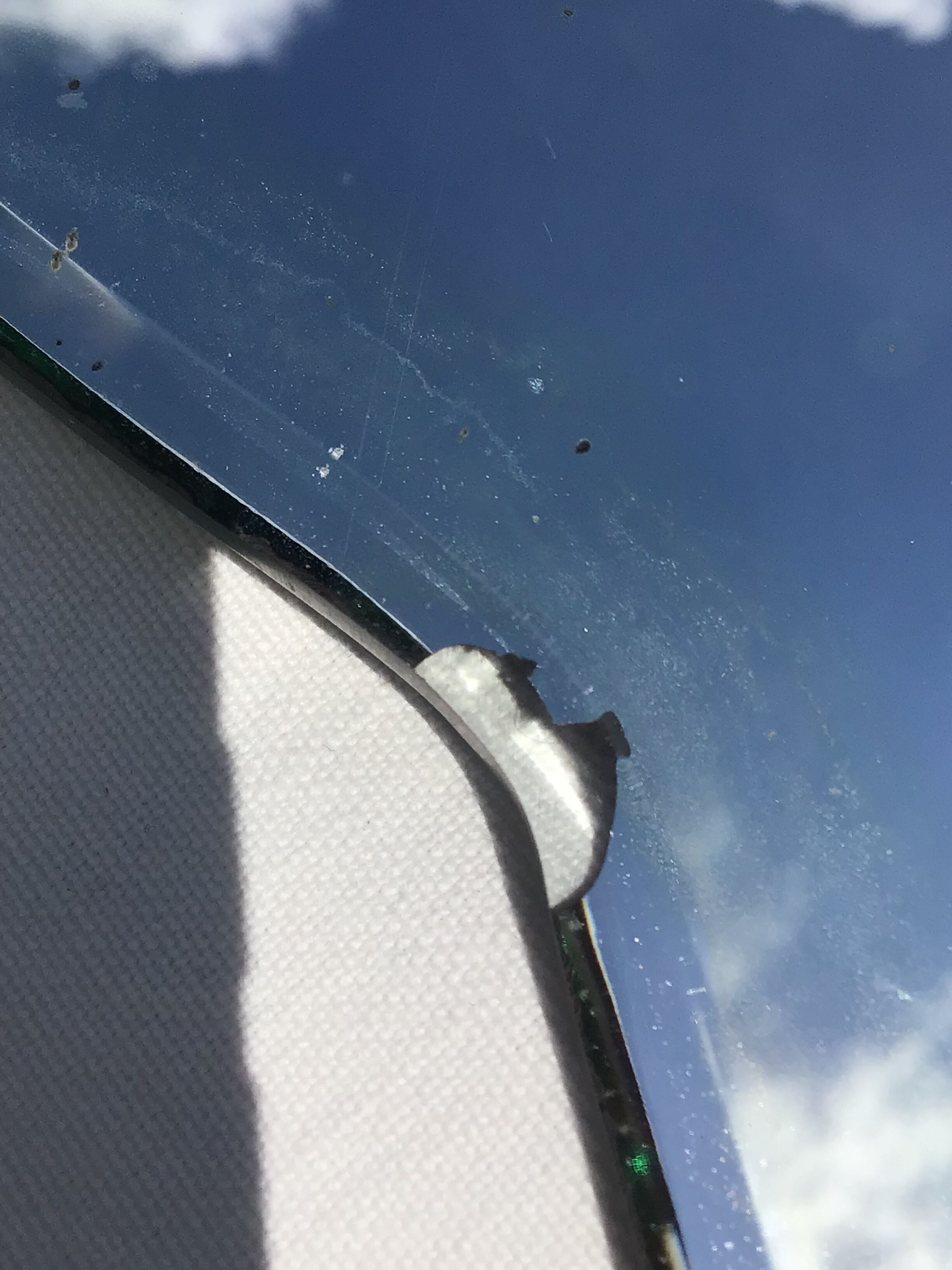 Beveled mirror braces 72cmx59cm