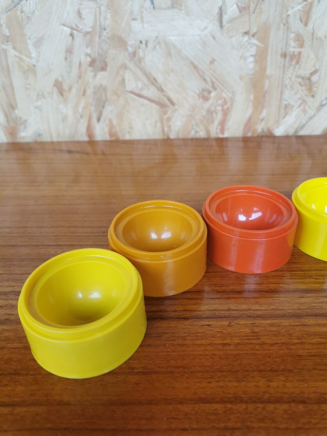 Set of 7 vintage Tupperware egg cups