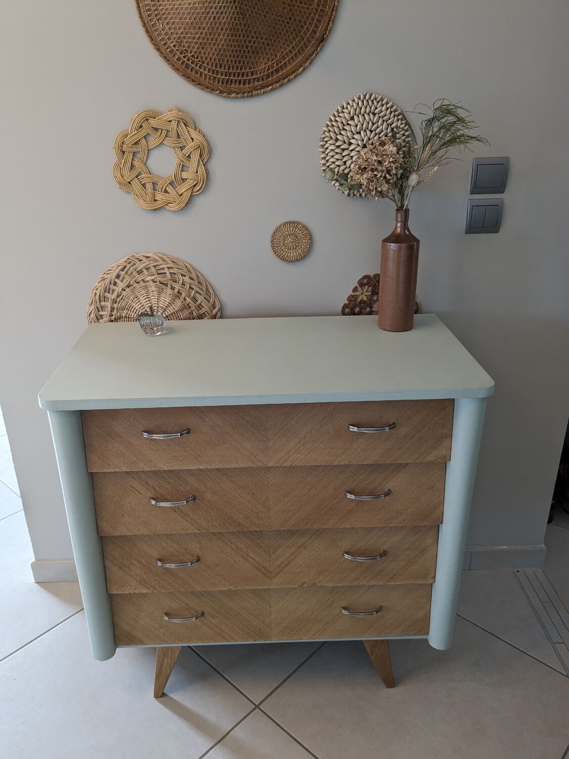 Commode scandinave pieds compas