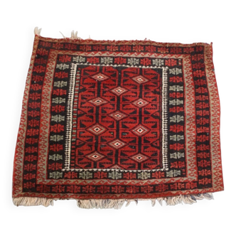 Small Decorative Rug Mainly Red – 65 x 71 cm